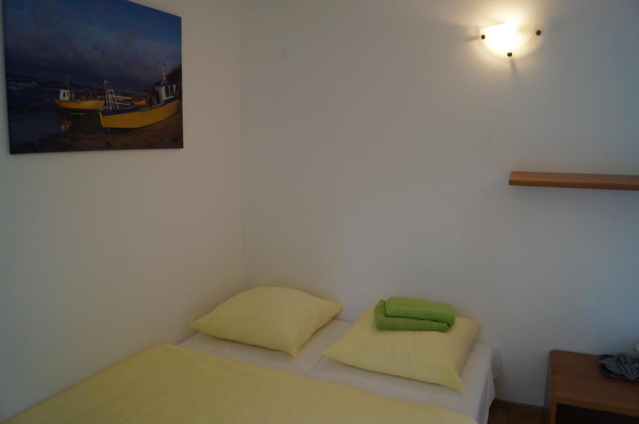 Bursztyn 2 Apartment Rewal Exterior photo